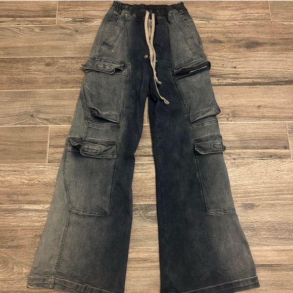 Women's Gray Cargo Jeans